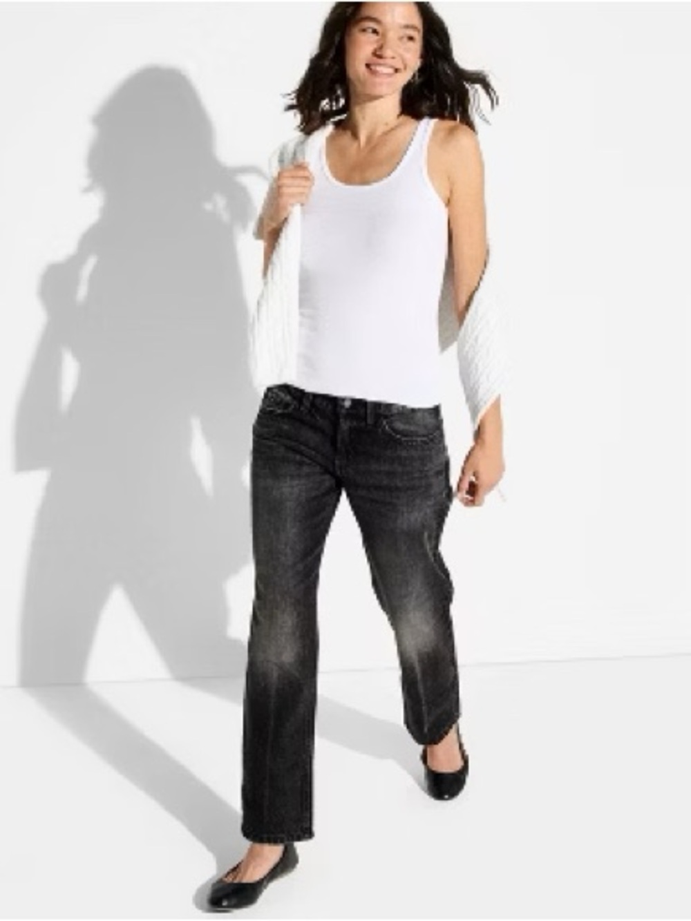 NWT Women’s Wild Fable Low Rise Straight-Leg Jeans — Washed Black Sz 4, 31.5”